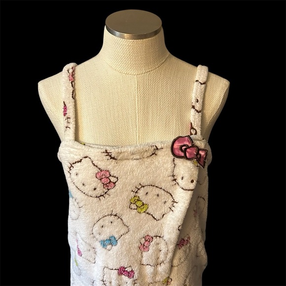 Hello Kitty Sanrio Cozy Terry Cloth Robe Towel Shower Wrap with Straps - Picture 3 of 5